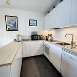Apartman En Bord De Avec Terrasse Et Parking - Fr-1-361-85 *