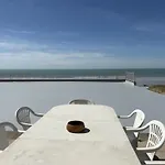 Apartment En Bord De Avec Terrasse Et Parking - Fr-1-361-85 *