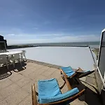 En Bord De Avec Terrasse Et Parking - Fr-1-361-85
