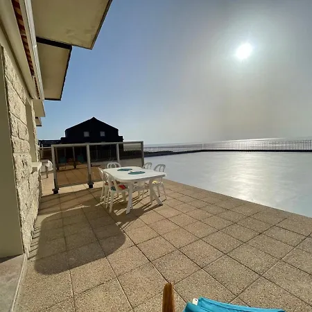 En Bord De Avec Terrasse Et Parking - Fr-1-361-85 * Jullouville-les-Pins