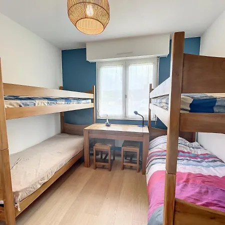 En Bord De Avec Terrasse Et Parking - Fr-1-361-85 *