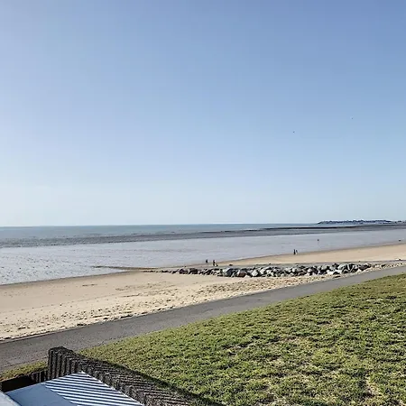 En Bord De Avec Terrasse Et Parking - Fr-1-361-85 Apartman *