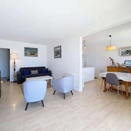 En Bord De Avec Terrasse Et Parking - Fr-1-361-85