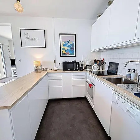 En Bord De Avec Terrasse Et Parking - Fr-1-361-85 Apartment Jullouville-les-Pins