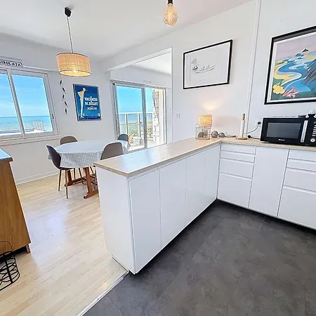 En Bord De Avec Terrasse Et Parking - Fr-1-361-85 Apartment