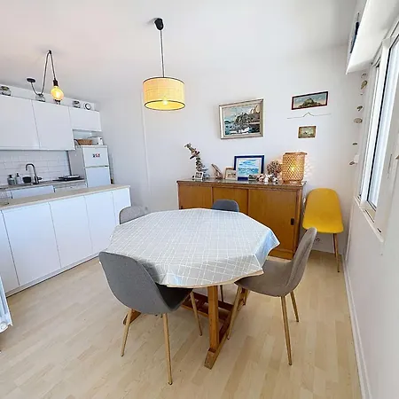 En Bord De Avec Terrasse Et Parking - Fr-1-361-85 Jullouville-les-Pins
