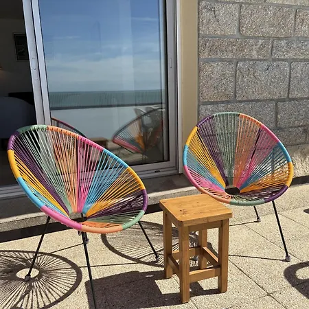 En Bord De Avec Terrasse Et Parking - Fr-1-361-85 Jullouville-les-Pins