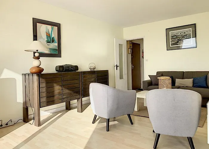 En Bord De Avec Terrasse Et Parking - Fr-1-361-85 *