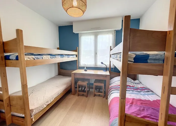 En Bord De Avec Terrasse Et Parking - Fr-1-361-85 *