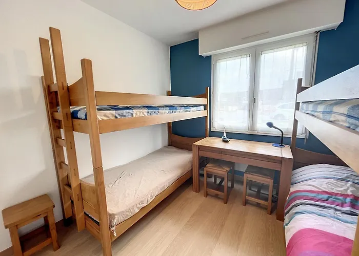 En Bord De Avec Terrasse Et Parking - Fr-1-361-85 *